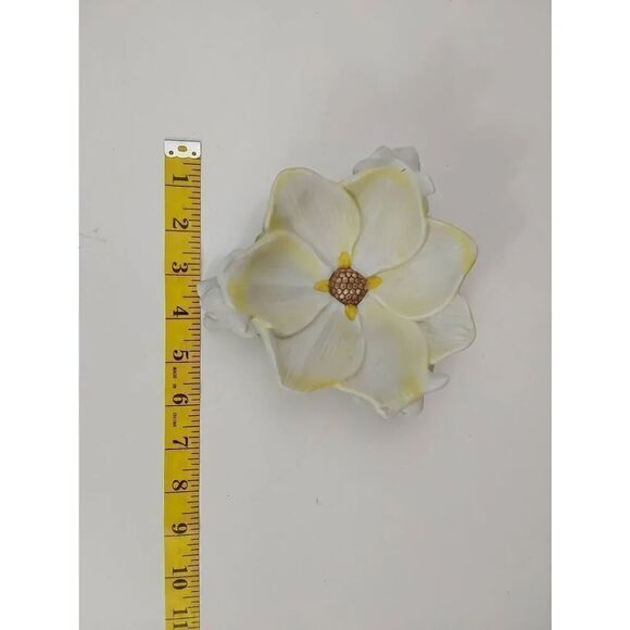 Candy/Trinket Dish Magnolia and Bunnies - Picture 6 of 6